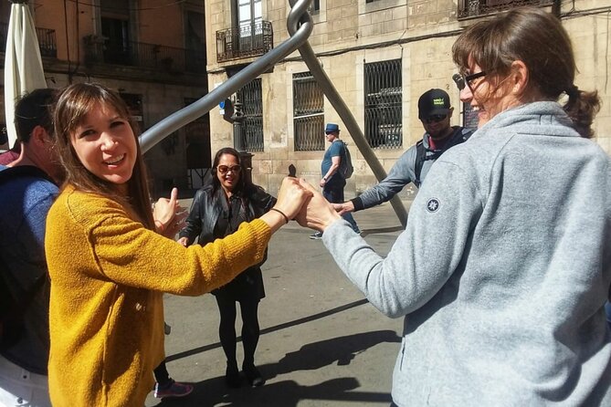 Barcelona Highlights Small Group Tour with Hotel Pick Up - From Las Ramblas to the old fishing quarter