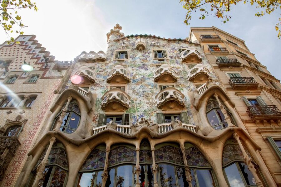 Barcelona Historical 3-Hour Bike Tour - Sagrada Familia from the saddle