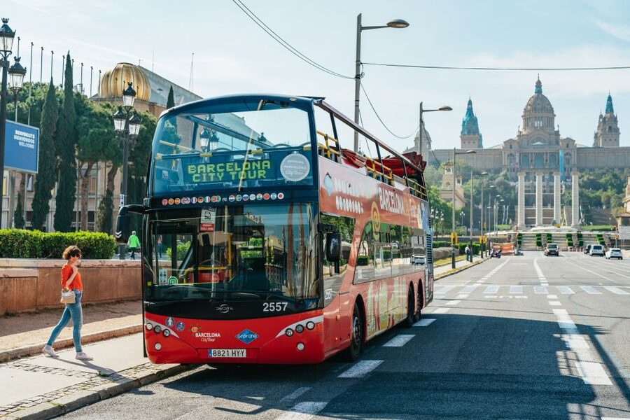 Barcelona Hop-On Hop-Off Bus and FC Barcelona Immersive Tour - The green East Route, from the beach to Park Güell