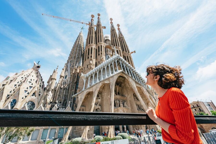 Barcelona Hop-On Hop-Off Bus and FC Barcelona Immersive Tour - Choosing between 24 and 48 hours