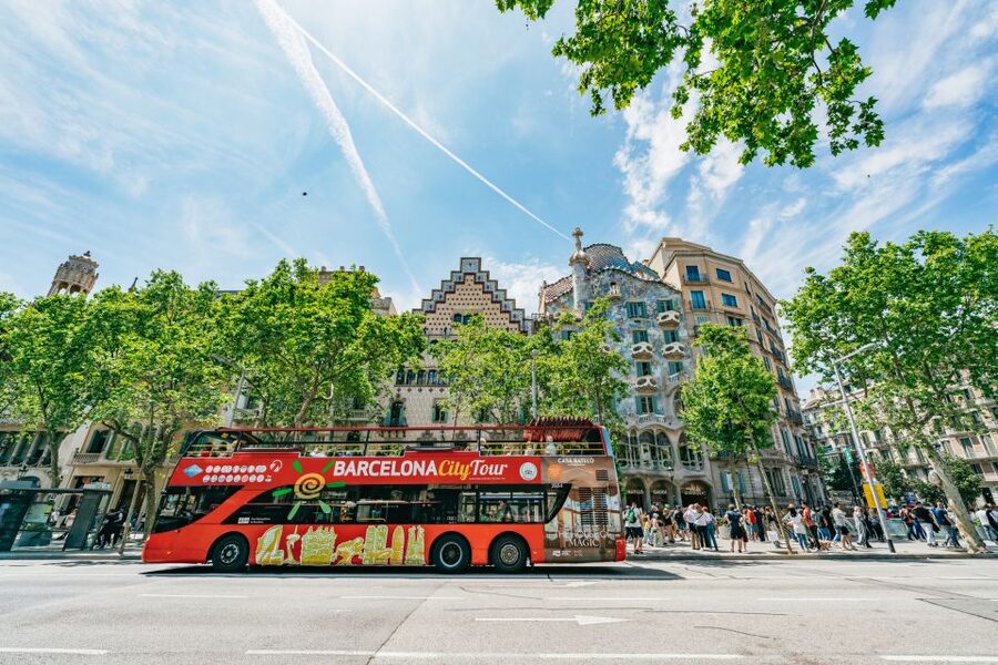Barcelona Hop-On Hop-Off Bus and FC Barcelona Immersive Tour - Collecting the tickets at Estació del Nord