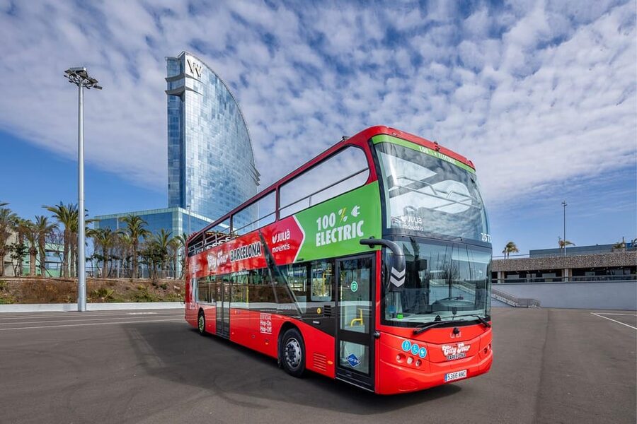 Barcelona: Hop-On Hop-Off Bus with Sailing Cruise - The bus is comfortable, but the upper deck has a catch