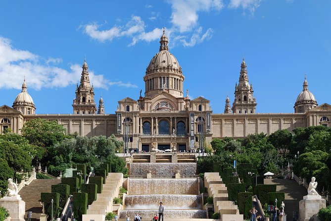 Barcelona in 1 Day: Sagrada Familia, Park Guell,Old Town & Pickup - Passeig de Gràcia and Barcelona Modernisme