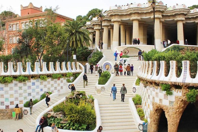 Barcelona in 1 Day: Sagrada Familia, Park Guell,Old Town & Pickup - Park Güell and the final hilltop views