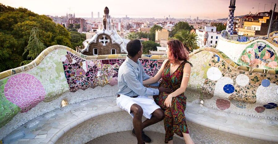 Barcelona: Instagram Tour of the Most Scenic Spots - Meeting beneath the pink umbrella at Barcelona Cathedral