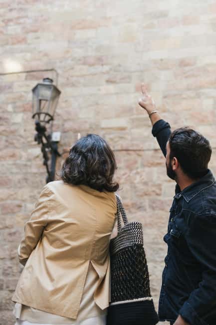 Barcelona: Jewish Quarter 2-Hour Walking Tour - Plaça Sant Jaume: starting inside Barcelona’s old center