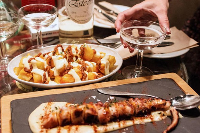 Barcelona: La Boqueria Food, Wine & History Walking Tour - Through the Gothic Quarter
