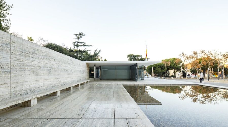 Barcelona: Mies van der Rohe Pavilion Ticket and Audio Guide - Entering the 1929 German Pavilion