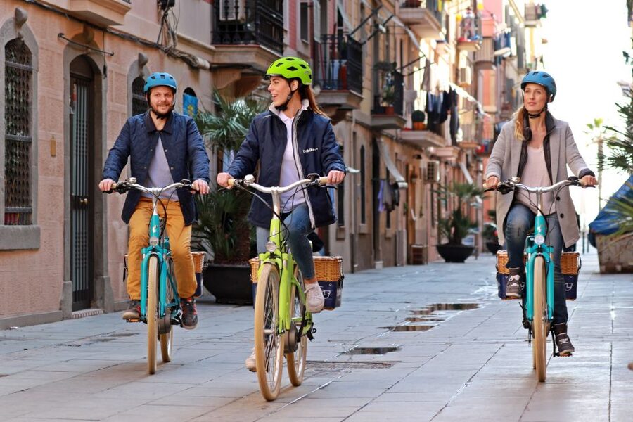 Barcelona: Montjuic Hill E-Bike Tour - Starting beneath Arc de Triomf
