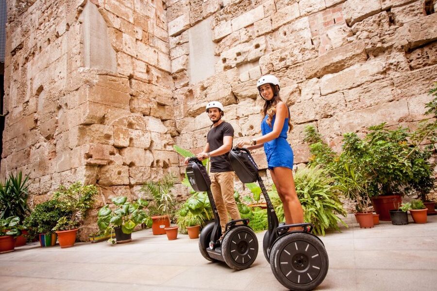 Barcelona: Montjuïc Segway Tour - What the guides add