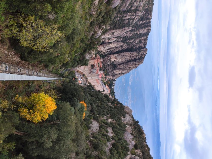 Barcelona: Montserrat Monastery & Hiking Off the Beaten Path - What to pack for the six-and-a-half-hour outing