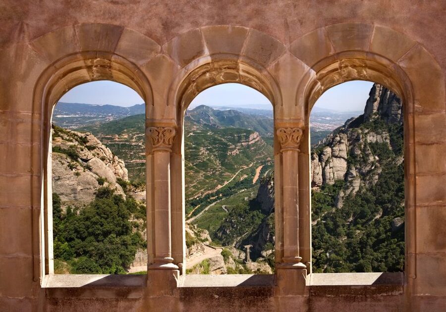 Barcelona: Montserrat Tour with Lunch & Wine Tasting Option - The optional Finca Ca n’Estella wine stop