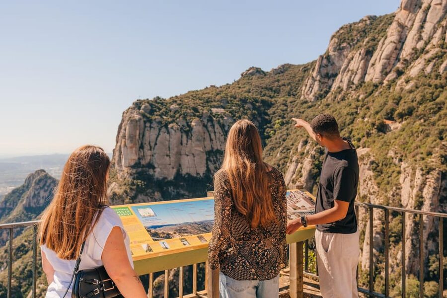 Barcelona: Montserrat Visit & Lunch at Farmhouse Small Group - Why Montserrat makes such a strong day trip