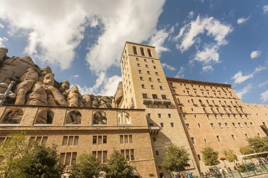Barcelona: Montserrat with Winery Visit and Farmhouse Lunch - Choosing your Montserrat morning