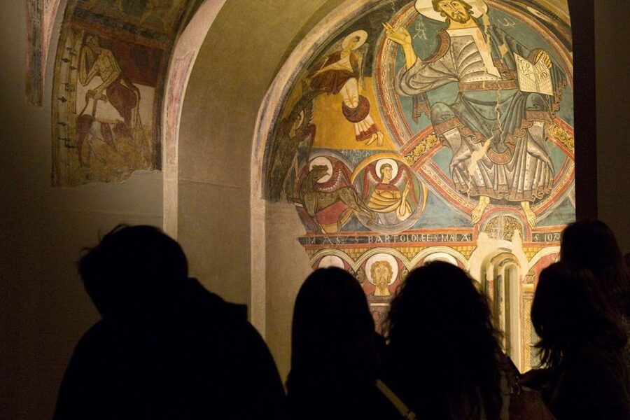 Barcelona: Museu Nacional d'Art de Catalunya Entrance Ticket - Gothic and Renaissance art broaden the story