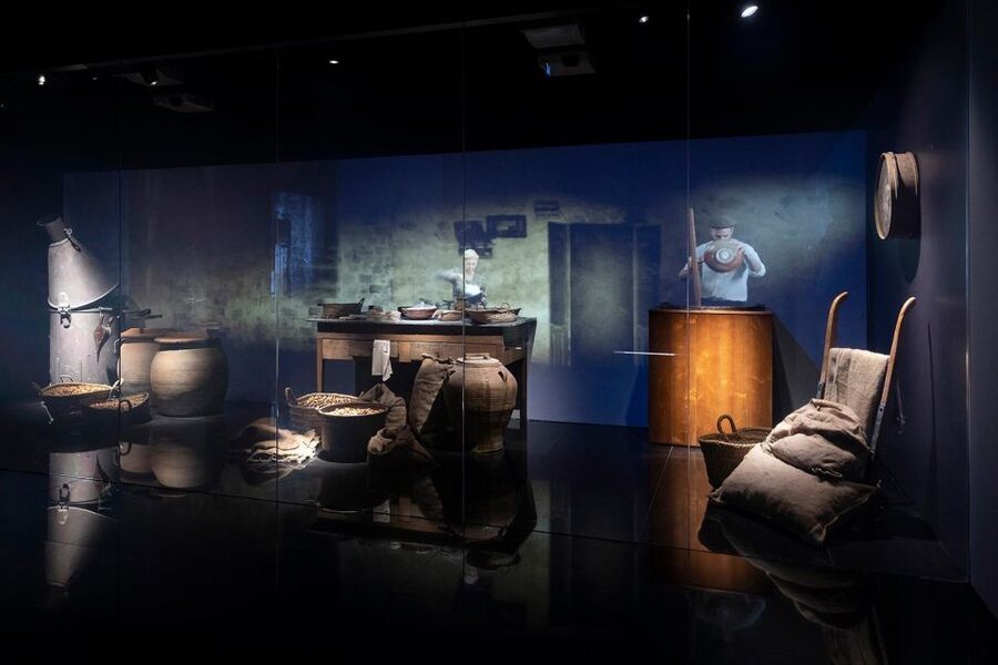 Barcelona: Nougat and Chocolate Museum Tour with Tasting - The video presentation and the Vicens family story