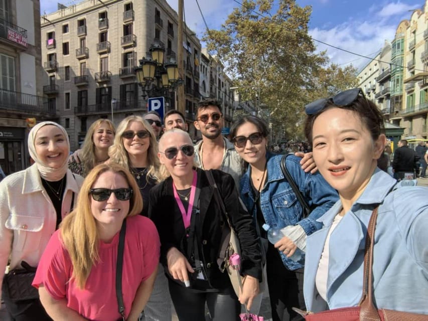 Barcelona: Old Town and Gothic Quarter Walking Tour - Key points at a glance