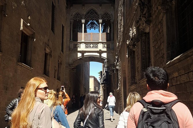 Barcelona Old Town Night Small Group Tour with Tapas & Flamenco - Food, Drink, and the Value of the Package