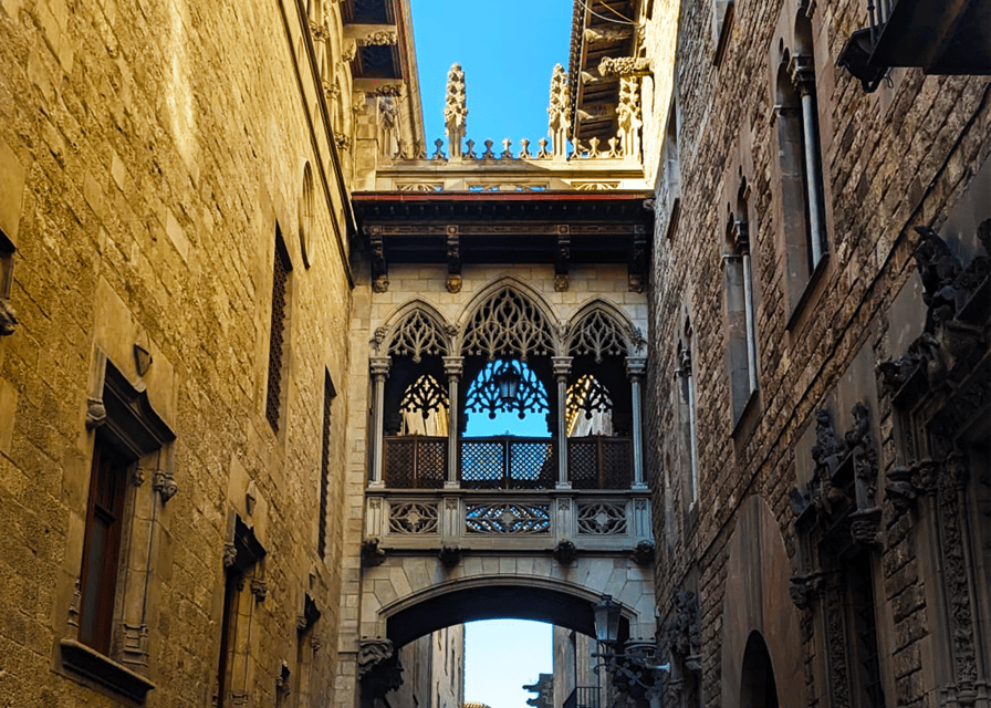 Barcelona: Old Town Private Walking Tour of Past and Present - Arc de Triomf and Ciutadella Park
