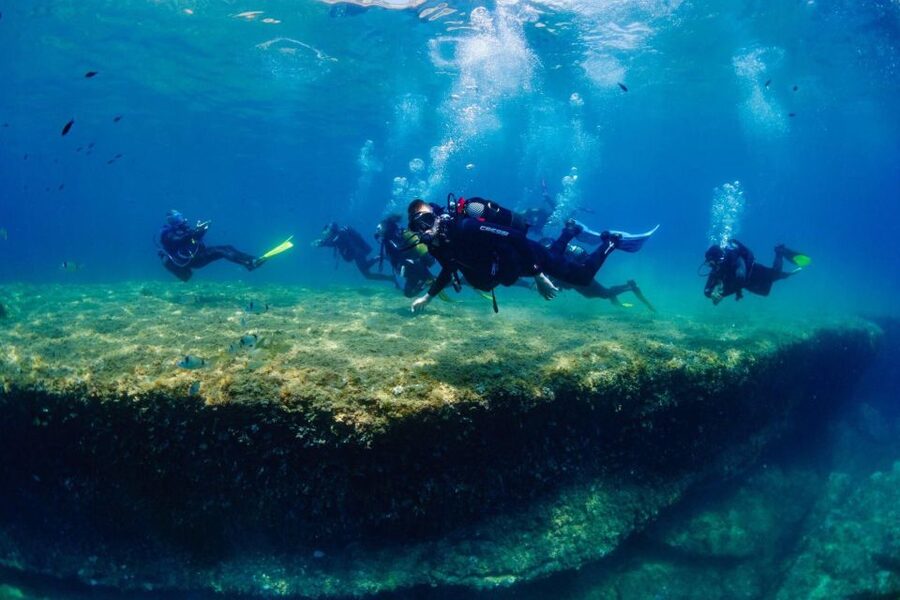 Barcelona: PADI Discover Scuba Diving - Who should book this activity