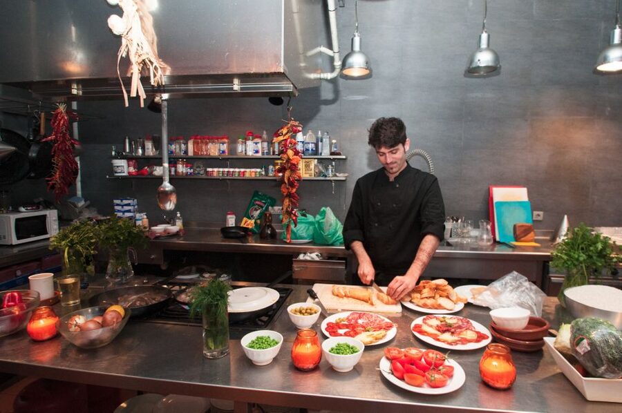 Barcelona: Paella Cooking Experience & Boqueria Market Tour - Which chefs make the difference