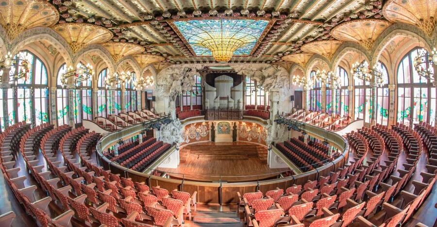 Barcelona: Palau de la Música Self-Guided Tour - Starting in the foyer beside the cafeteria