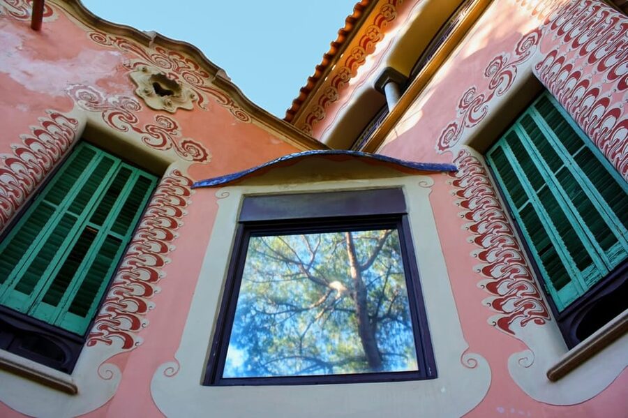 Barcelona: Park Güell and Gaudí House Museum Entry Ticket - Who should book this experience?