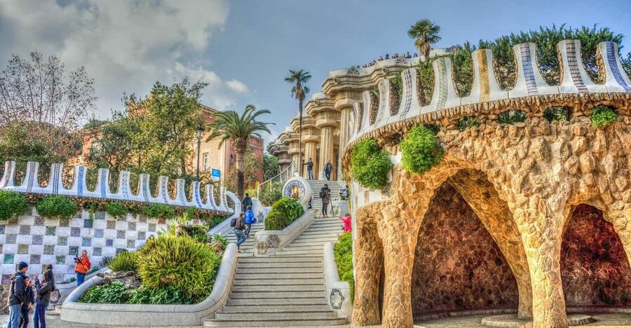 Barcelona: Park Güell Guided Tour - Why Park Güell is more than a photo stop
