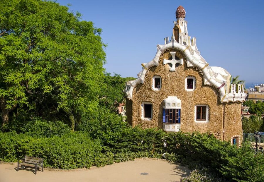 Barcelona: Park Güell Guided Tour - Who should book this Park Güell tour?