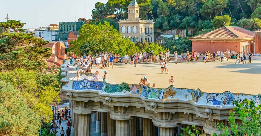Barcelona: Park Güell Guided Tour & Priority Access - Why Park Güell Needs a Guide