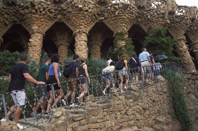 Barcelona: Park Güell Guided Tour & Tickets with Fast-Track Entry - The Dragon Stairway and Gaudí’s visual language