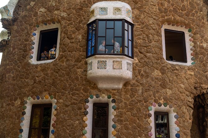 Barcelona: Park Güell Guided Tour & Tickets with Fast-Track Entry - The Serpentine Bench and Hypostyle Room