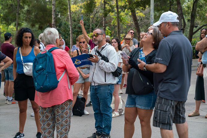 Barcelona: Park Güell Guided Tour & Tickets with Fast-Track Entry - Views across Barcelona from the upper park