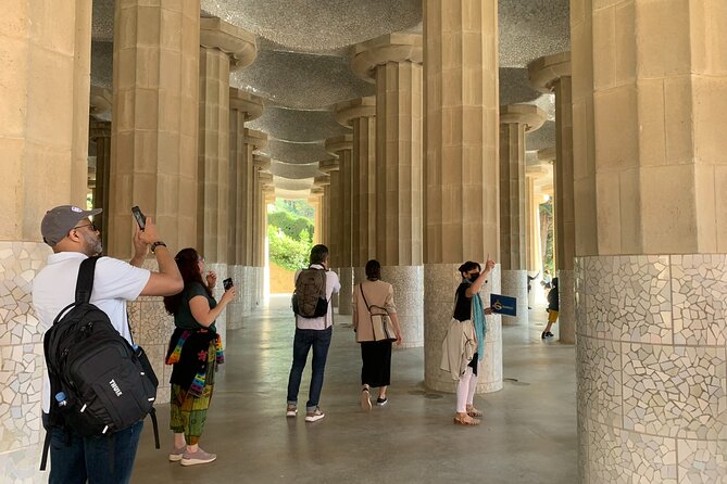 Barcelona: Park Güell Guided Tour & Tickets with Fast-Track Entry - Meeting at Ctra. del Carmel 23