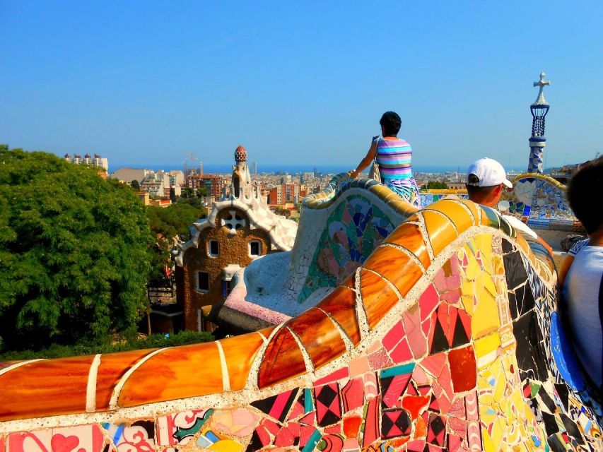 Barcelona: Park Güell Guided Tour with Fast-Track Access - Language and Group Considerations
