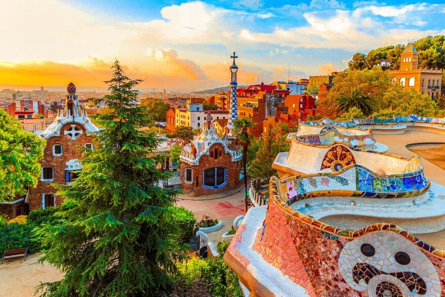 Barcelona: Park Güell Guided Tour with Fast-Track Ticket - Why Park Güell works best with a guide