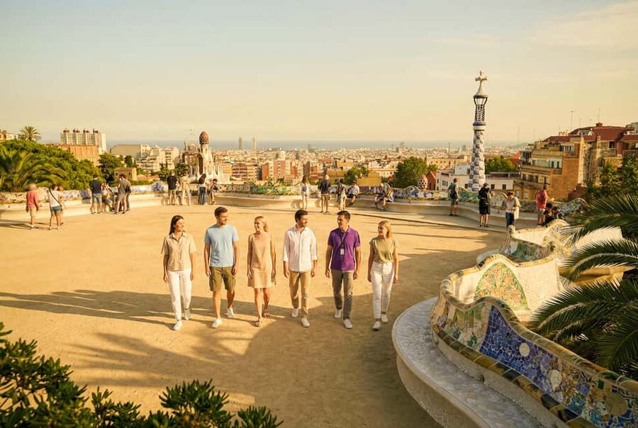 Barcelona: Park Güell Guided Tour with Fast-Track Ticket - The Mediterranean Terrace and Barcelona views