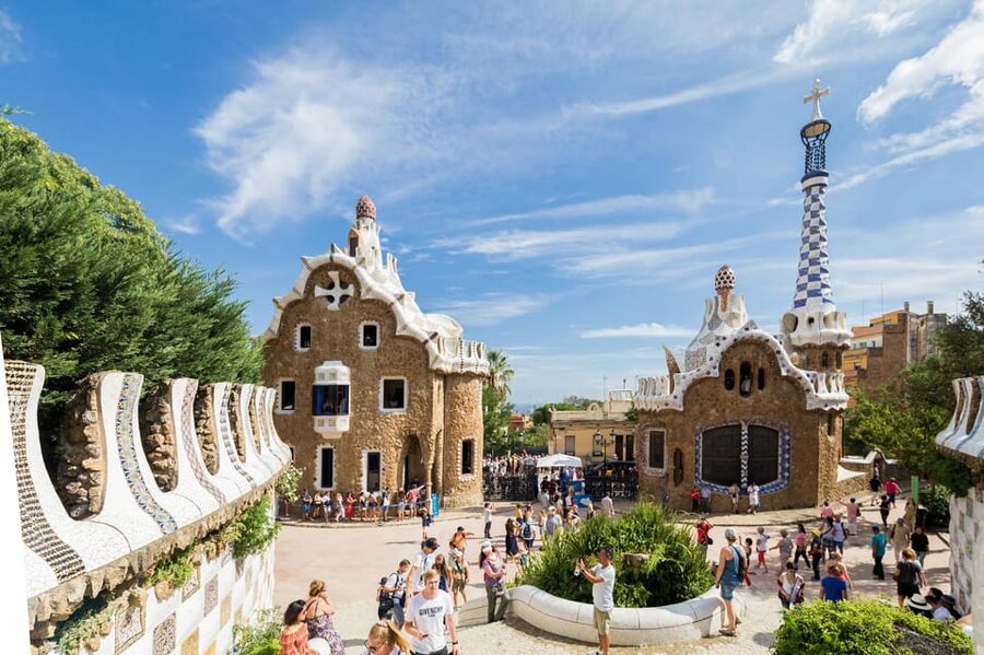 Barcelona: Park Guell Guided Tour with Skip The Line Entry - Who will get the most from this tour?