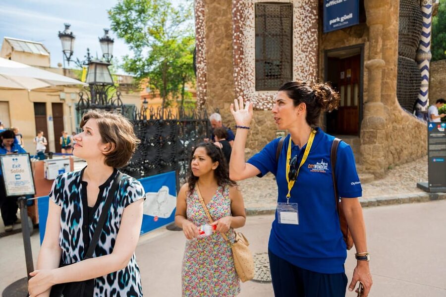 Barcelona: Park Guell Guided Tour with Skip The Line Entry - Arriving at Carretera del Carmel, 23