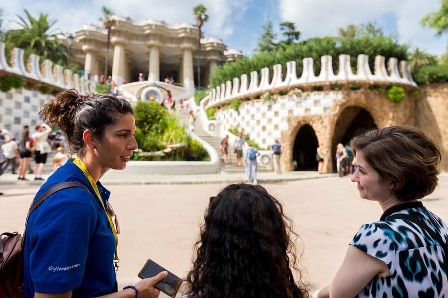 Barcelona: Park Guell Guided Tour with Skip The Line Entry - Nature Square and the Barcelona view