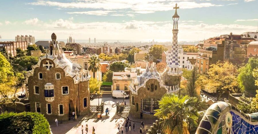 Barcelona: Park Güell & La Sagrada Familia Tickets and Tour - La Sagrada Familia: light, scale, and unfinished plans
