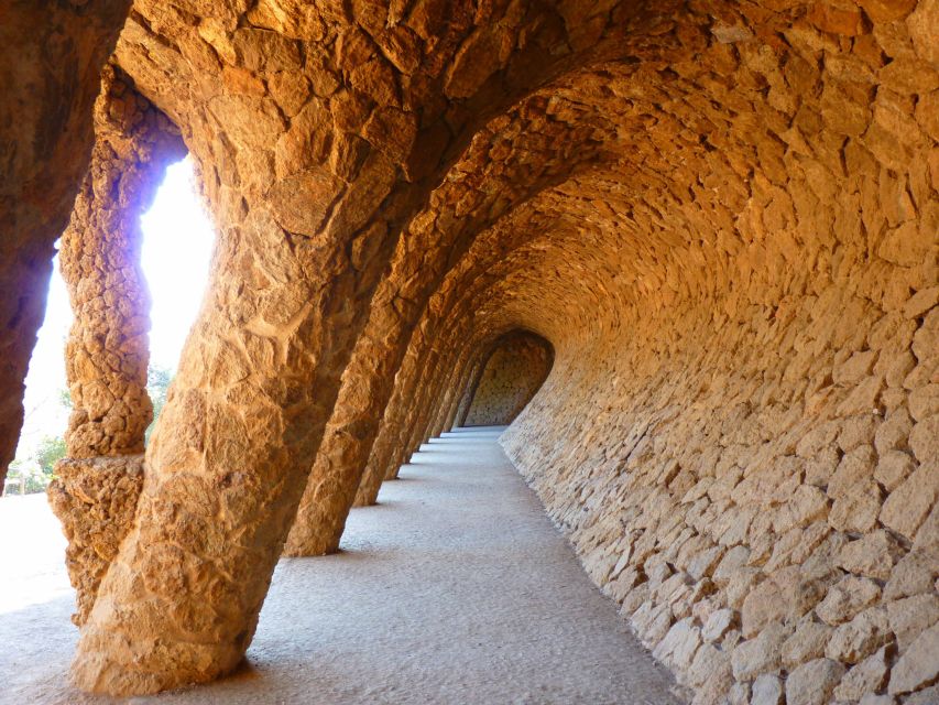 Barcelona: Park Güell & Sagrada Familia Guided Tour - What the $105 price is buying you