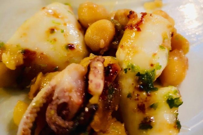 Barcelona Poble Sec Tapas & Wine Tour - A colorful façade and the walk between dishes