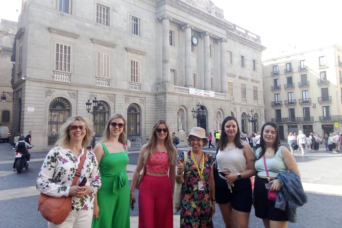 Barcelona Premium: Gothic, Montjuic, Sagrada Familia & Park Güell - Four sides of Barcelona in six hours