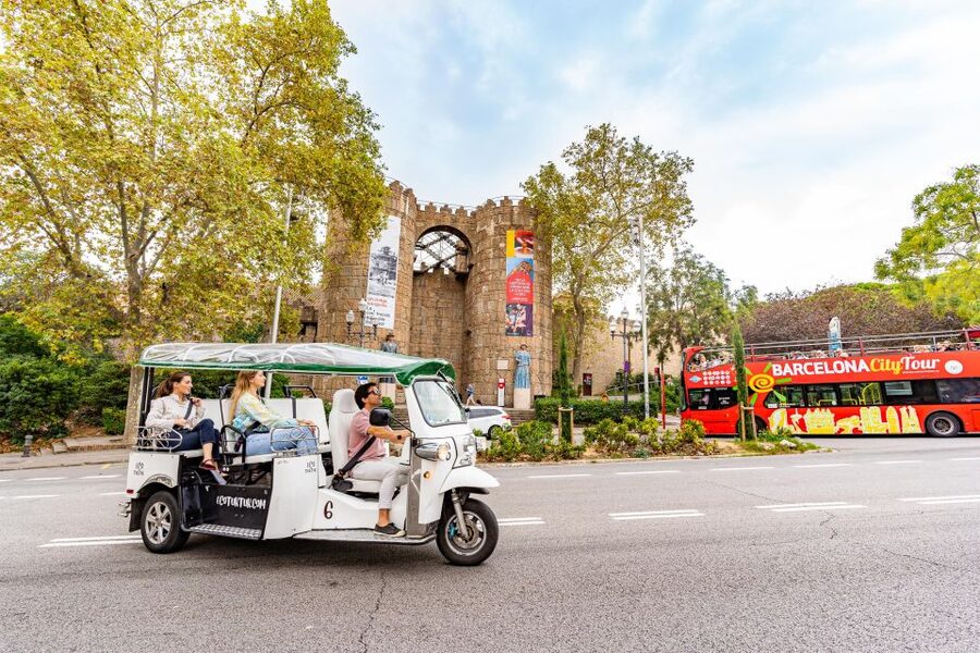 Barcelona: Private City Tour by Eco Tuk Tuk - Choosing one, two, three, or four hours