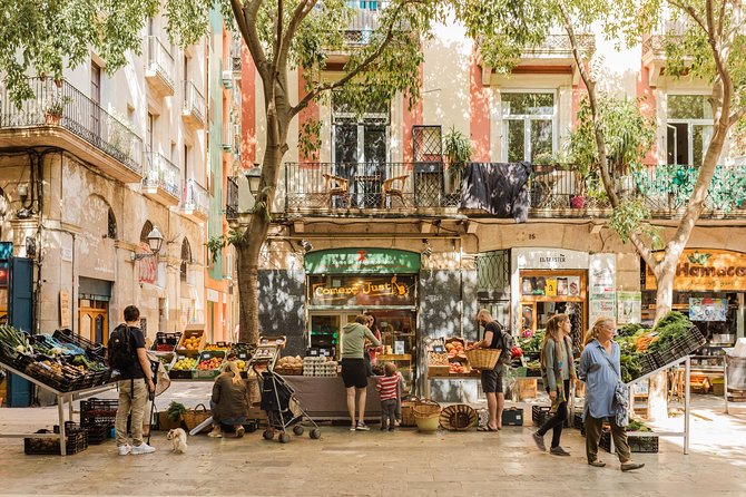 Barcelona Private Custom Tour with a Local, Icons & Hidden Gems - Guide style and communication