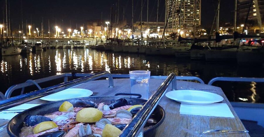Barcelona: Private Evening Cruise with Dinner and Drinks - What the two-hour route actually offers