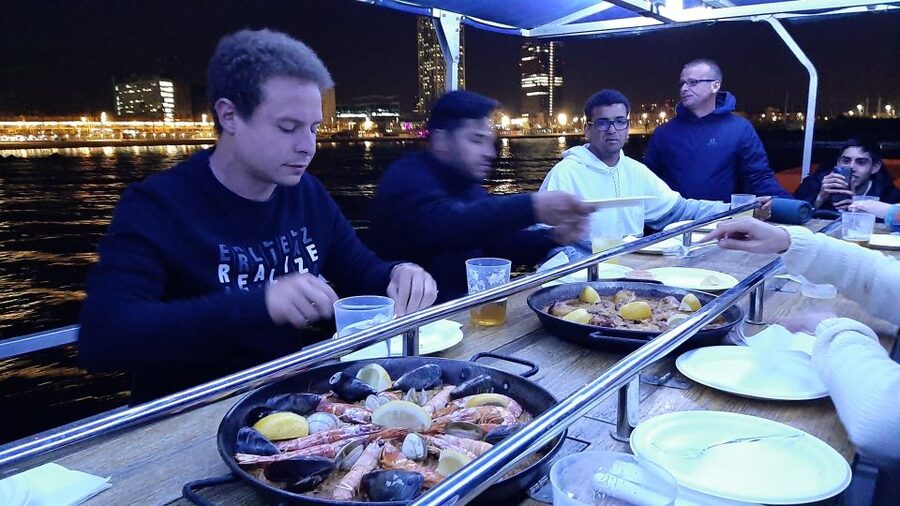 Barcelona: Private Evening Cruise with Dinner and Drinks - Music, city lights, and the mood on board