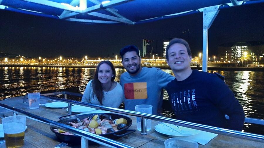 Barcelona: Private Evening Cruise with Dinner and Drinks - Who will get the most from this cruise