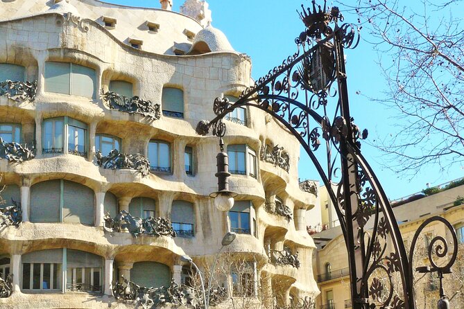Barcelona Private Tour by Sidecar Motorcycle - Guides, commentary, and the private format